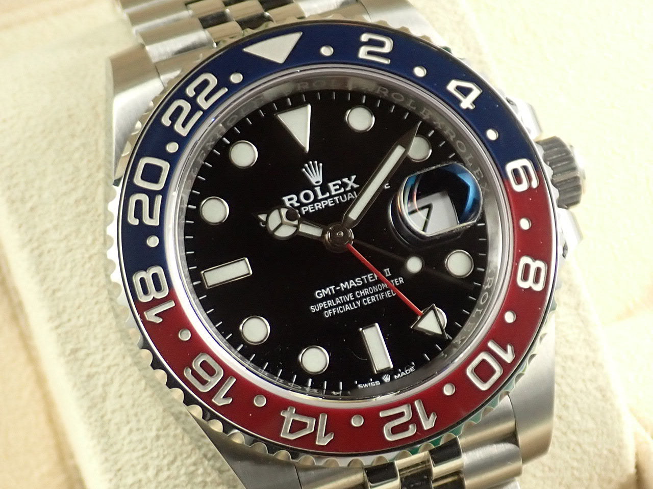 Rolex GMT Master Red and Blue Bezel &lt;&lt;New warranty, box, etc.&gt;&gt;