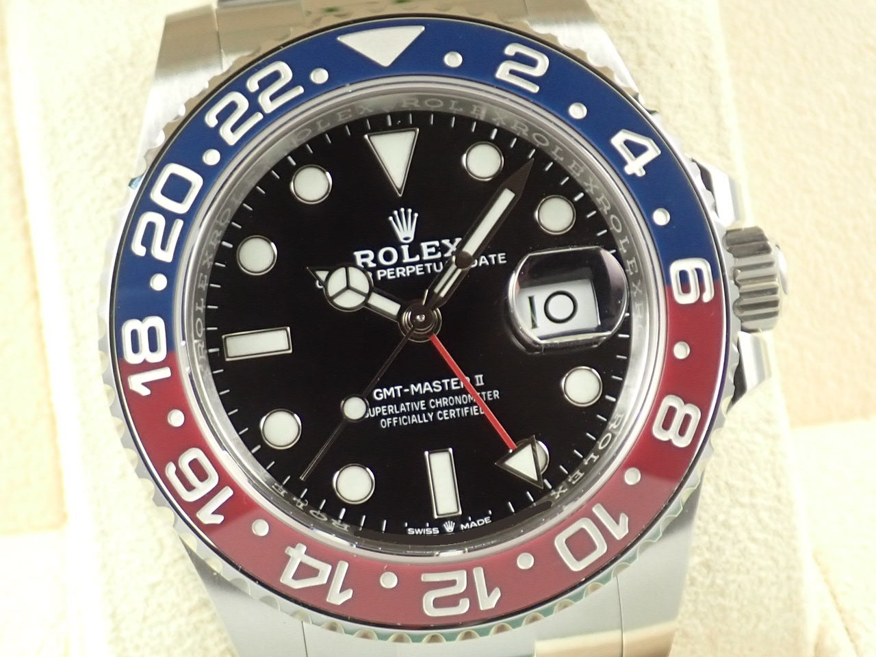 Rolex GMT Master Red and Blue Bezel &lt;&lt;New warranty, box, etc.&gt;&gt;