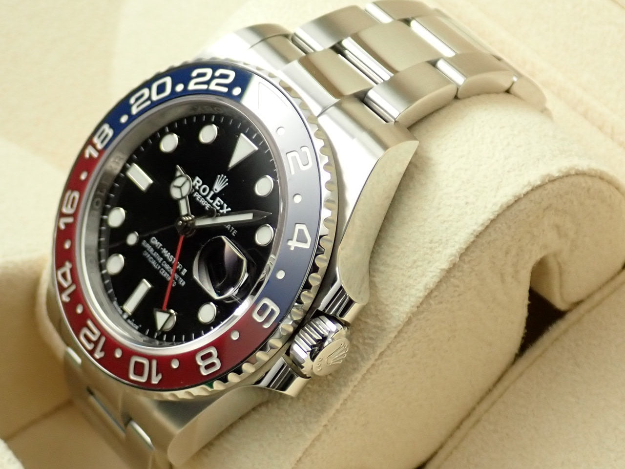 Rolex GMT Master Red and Blue Bezel &lt;&lt;New warranty, box, etc.&gt;&gt;