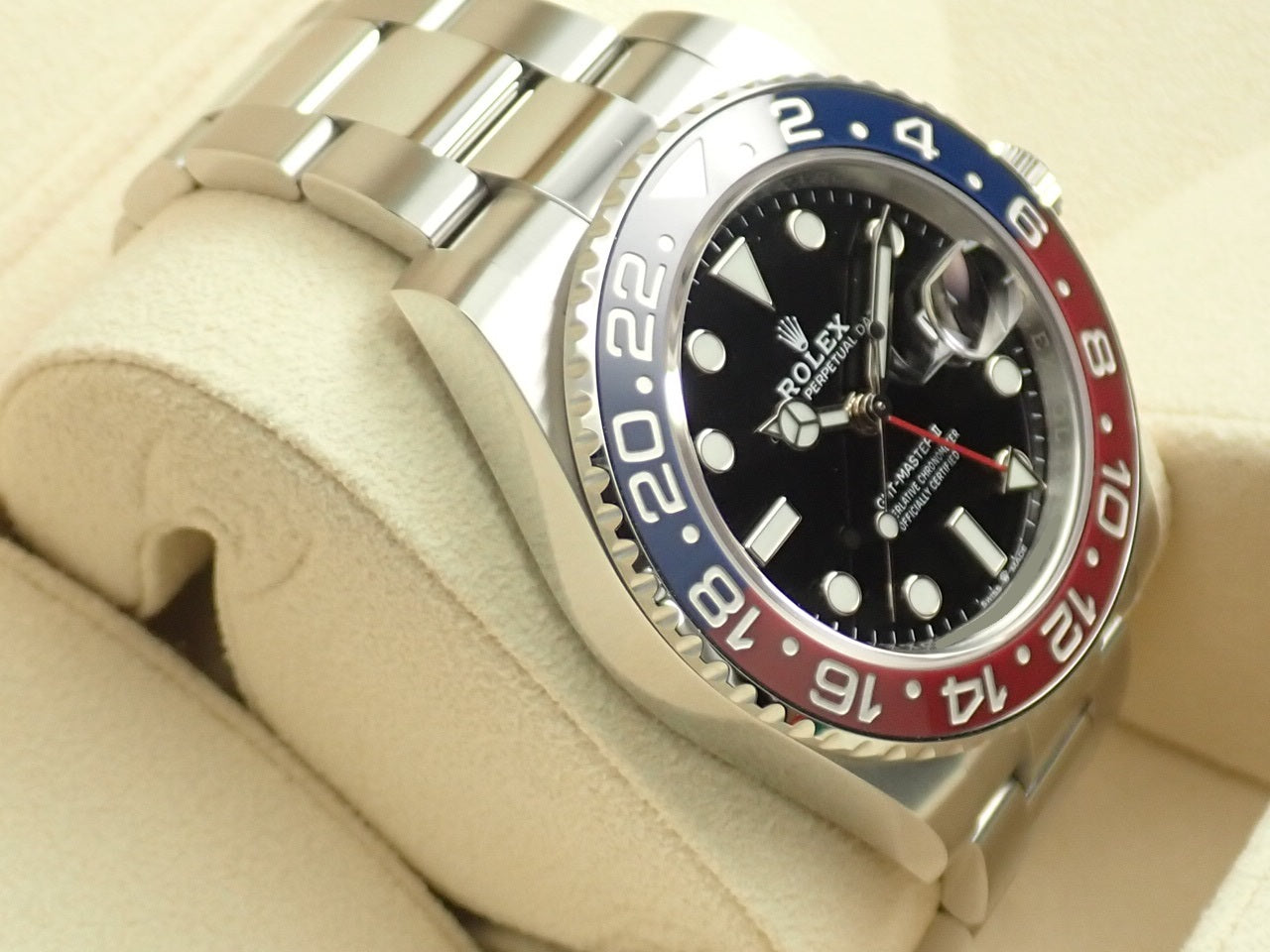 Rolex GMT Master Red and Blue Bezel &lt;&lt;New warranty, box, etc.&gt;&gt;