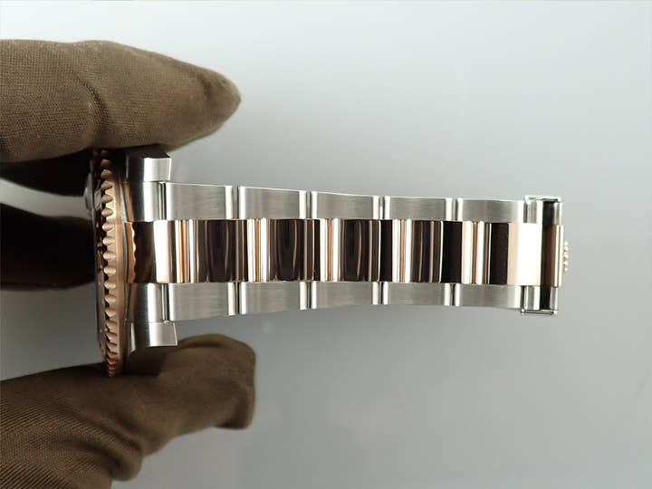 ロレックス GMTマスターII Ref.126711CHNR ステンレススチール/エバーローズゴールド ブラック文字盤　オイスターブレスレット