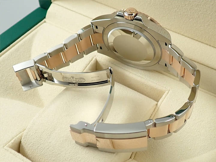 ロレックス GMTマスターII Ref.126711CHNR ステンレススチール/エバーローズゴールド ブラック文字盤　オイスターブレスレット