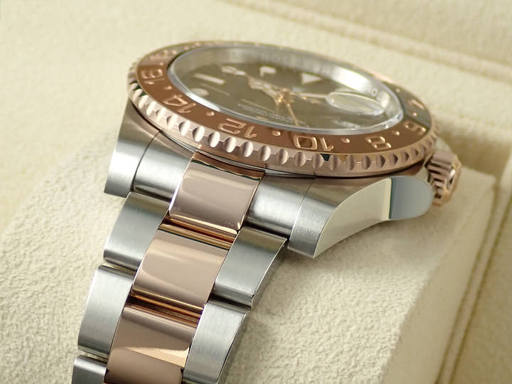 ロレックス GMTマスターII Ref.126711CHNR ステンレススチール/エバーローズゴールド ブラック文字盤 オイスターブレスレット オイスターブレスレット