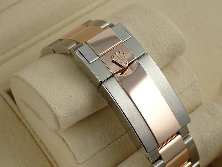 ロレックス GMTマスターII Ref.126711CHNR ステンレススチール/エバーローズゴールド ブラック文字盤 オイスターブレスレット オイスターブレスレット