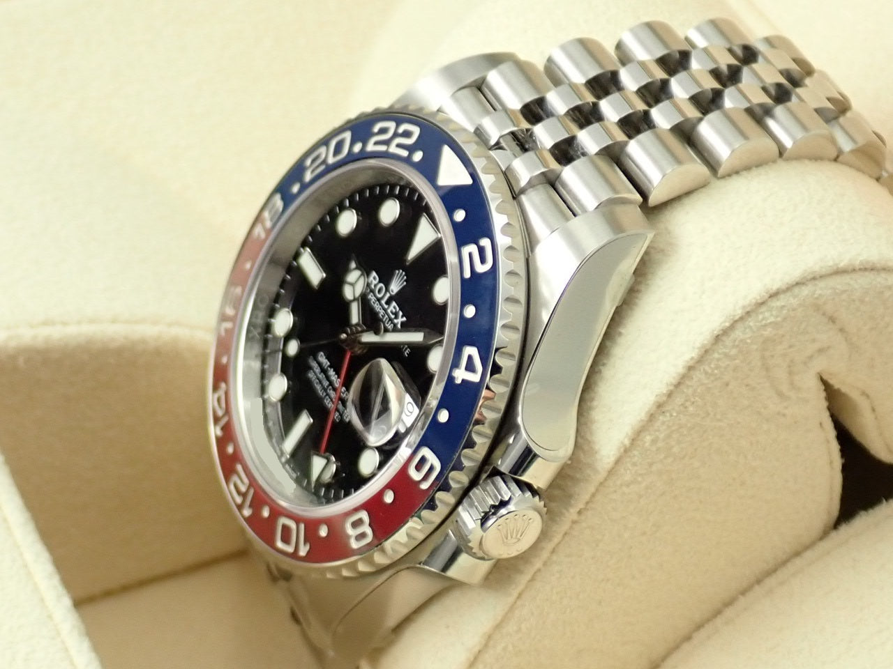 Rolex GMT Master Red and Blue Bezel &lt;&lt;New warranty, box, etc.&gt;&gt;