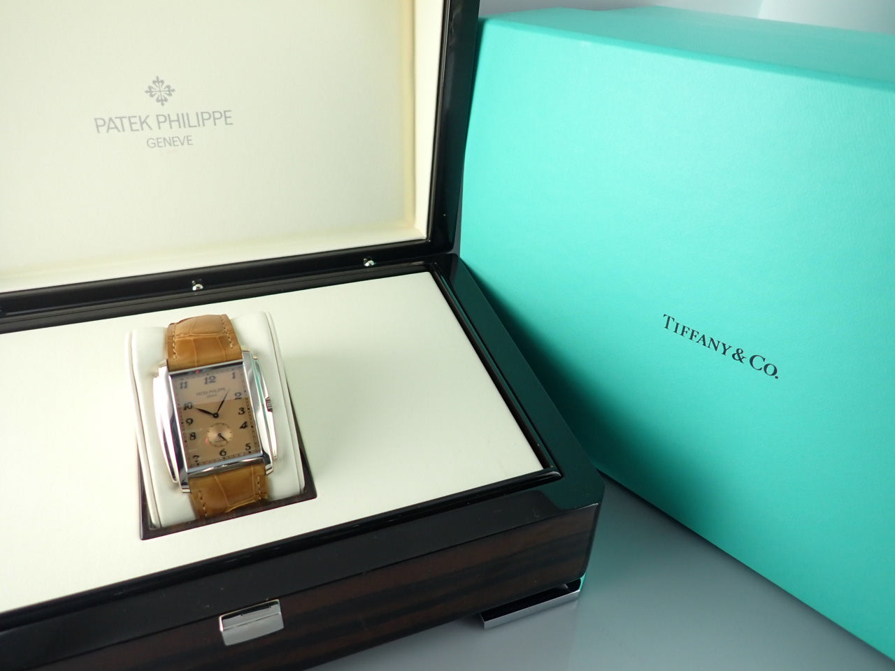 パテックフィリップ ゴンドーロ TIFFANY＆Co. 18KWG Ref.5124G-001