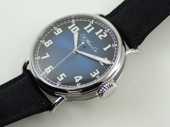 H.モーザー ヘリテージ センターセコンド Ref.8200-1201 ファンキーブルー フュメ文字盤 美中古 CC00M723