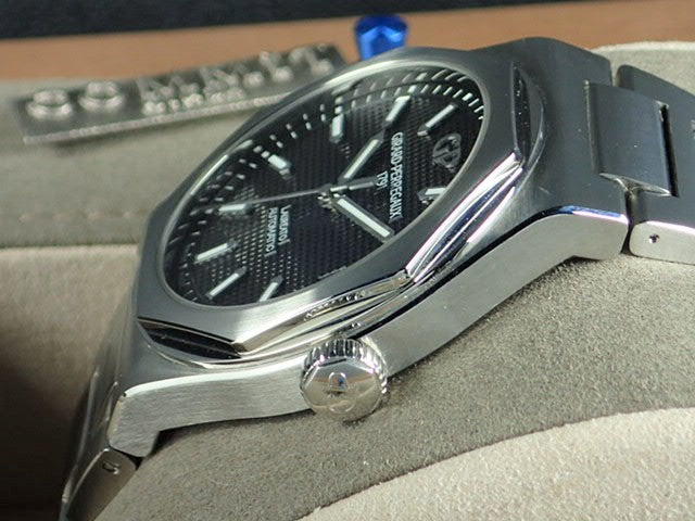 Girard-Perregaux Laureato [Good Condition]