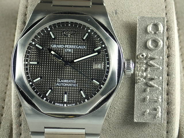 Girard-Perregaux Laureato