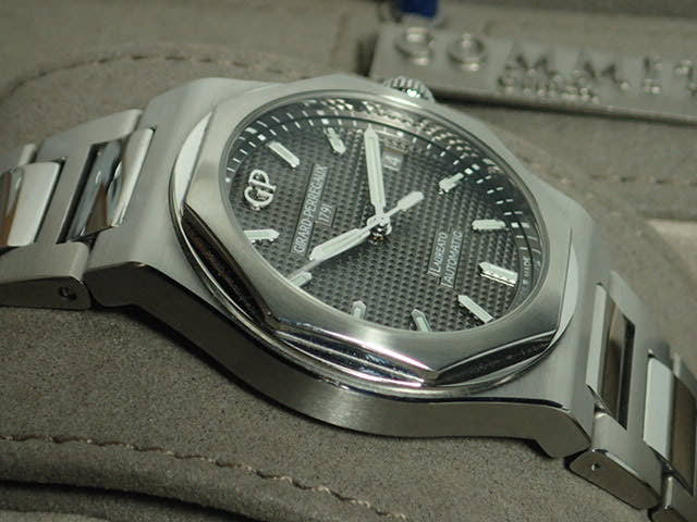 ジラールペルゴ ロレアート Ref.81005-11-231-11A グレー文字盤 中古 laureato-13