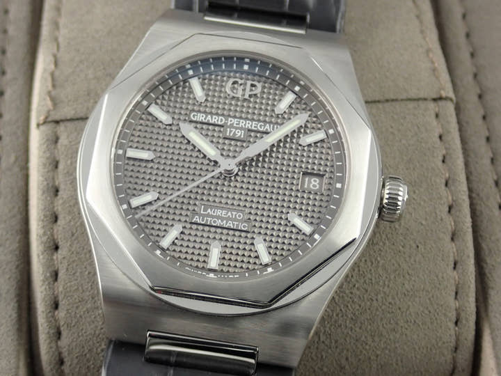 Girard-Perregaux Laureato Ref.81005-11-231-BB6A Grey Dial Used laureato-14