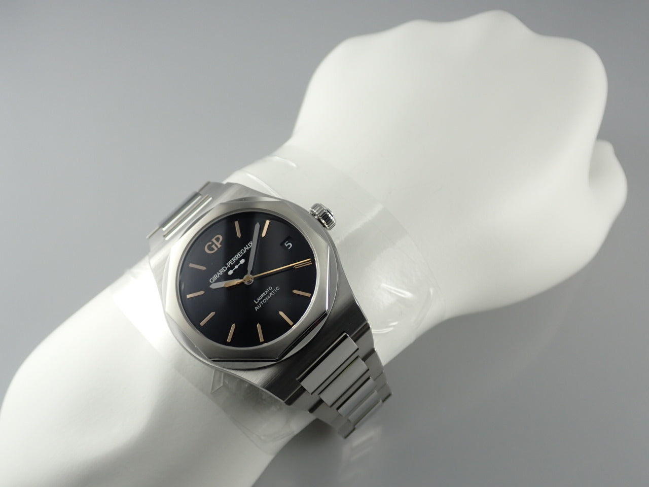 Girard-Perregaux Laureato Infinity Edition [Excellent condition] &lt;Warranty, box, etc.&gt;