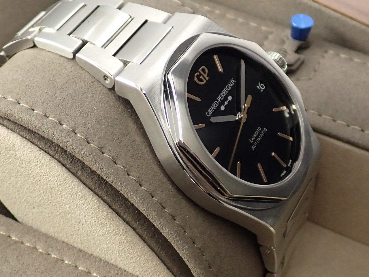 Girard-Perregaux Laureato &lt;Warranty, Box, etc.&gt;