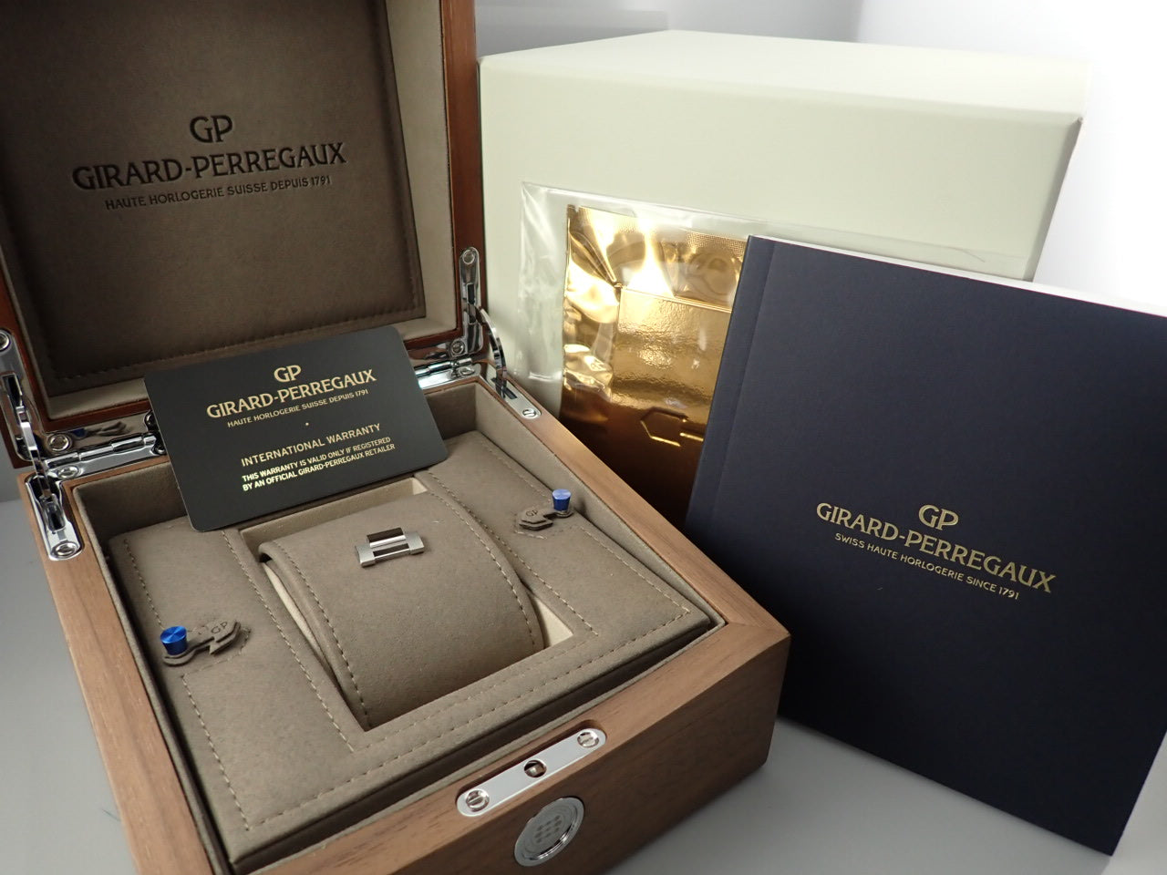 Girard-Perregaux Laureato &lt;Warranty, Box, etc.&gt;