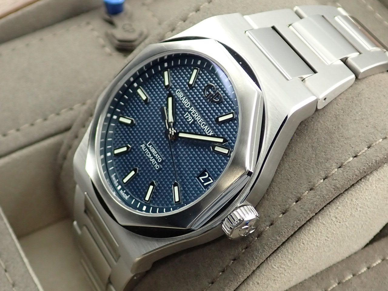 Girard-Perregaux Laureato &lt;Warranty, Box, etc.&gt;