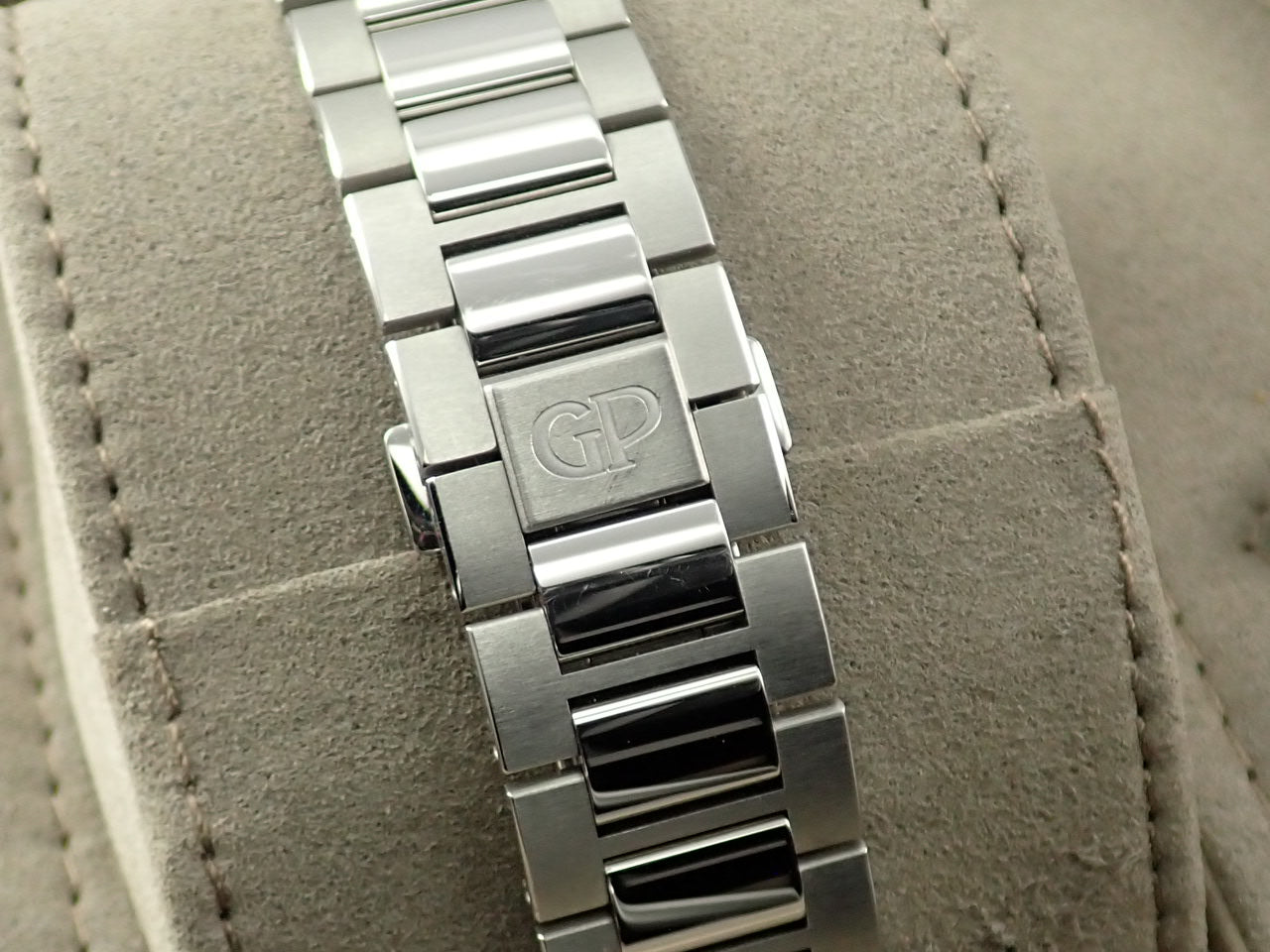 Girard-Perregaux Laureato Glacier Japan Limited &lt;Warranty, Box, etc.&gt;