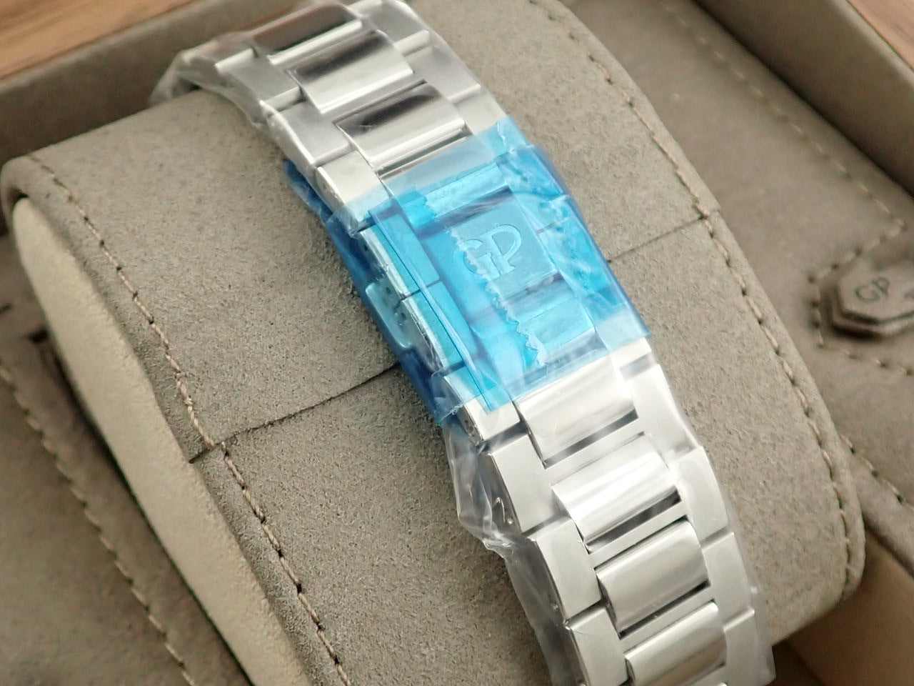 Girard-Perregaux Laureato Glacier Japan Limited &lt;Warranty, Box, etc.&gt;