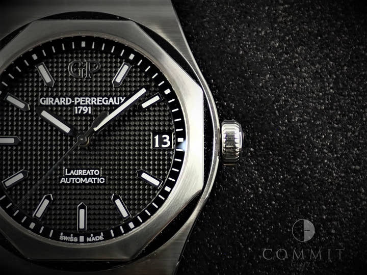 Girard-Perregaux Laureato Ref. 81010-11-635-11A Black Dial Used CKY55X21