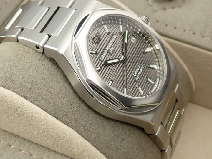 Girard-Perregaux Laureato Ref.81005-11-231-11A Grey Dial Used 10R5V729