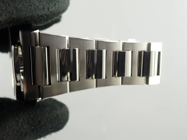 Girard-Perregaux Laureato Ref.81005-11-231-11A Grey Dial Used 10R5V729