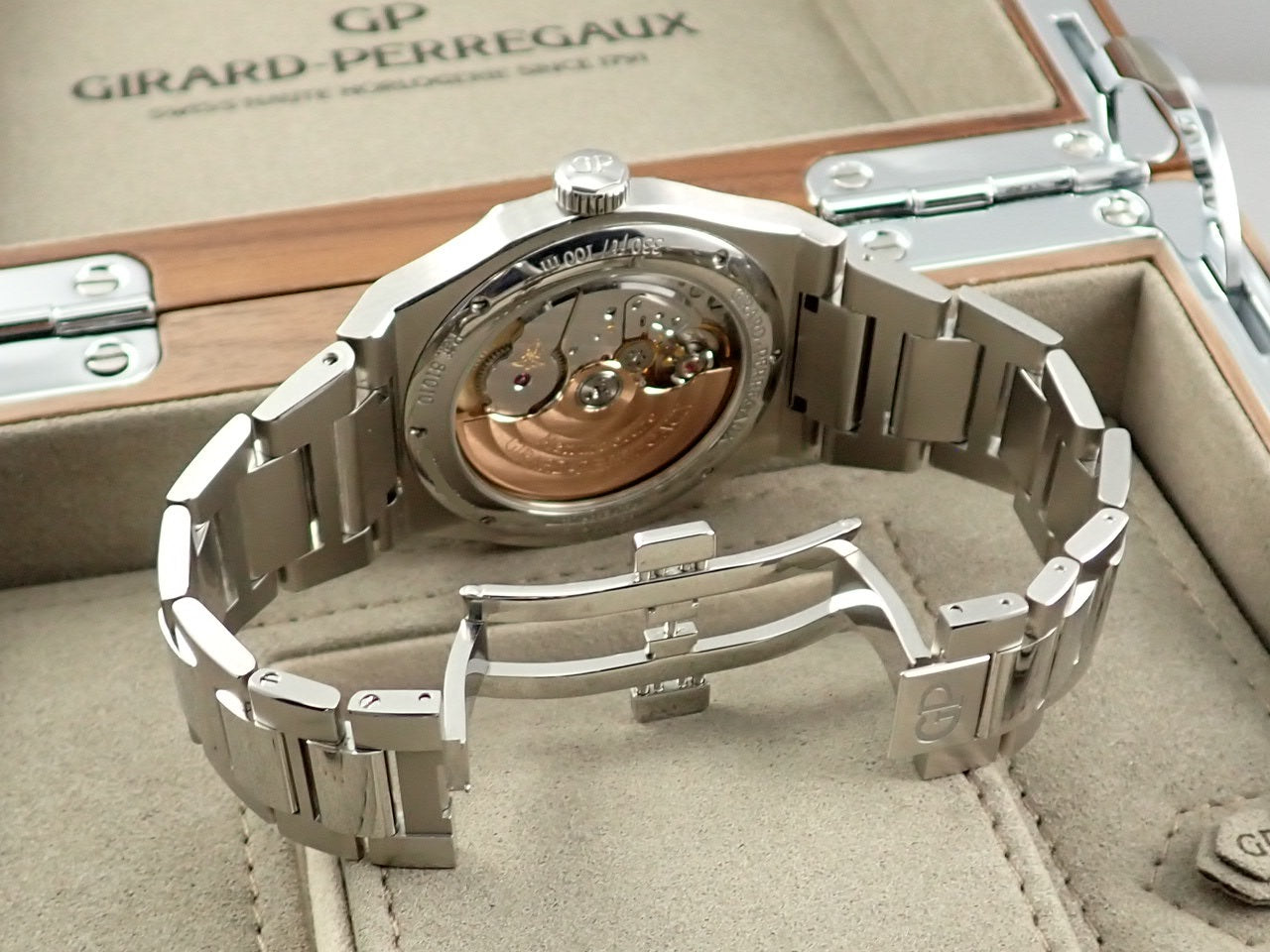 Girard-Perregaux Laureato Infinity Edition &lt;Warranty, Box, etc.&gt;