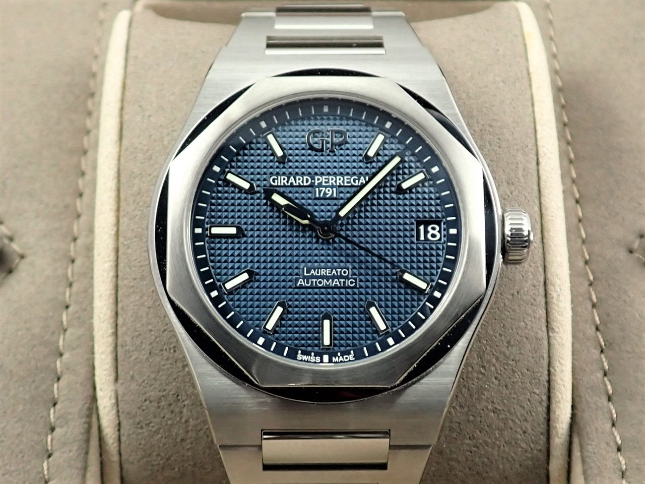 Girard-Perregaux Laureato &lt;Warranty, Box, etc.&gt;