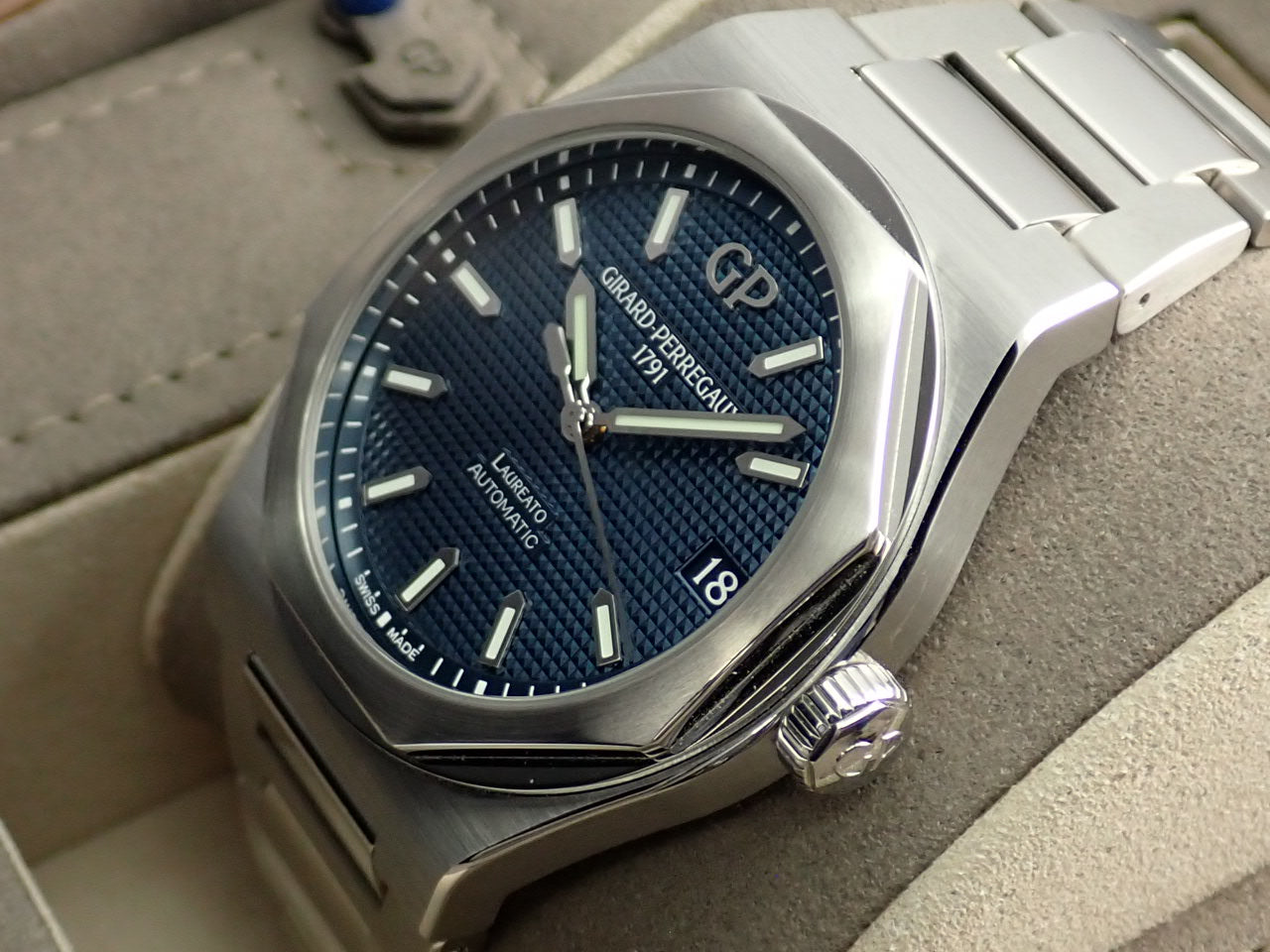 Girard-Perregaux Laureato &lt;Warranty, Box, etc.&gt;