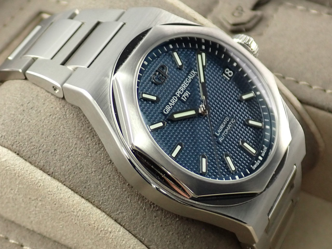 Girard-Perregaux Laureato &lt;Warranty, Box, etc.&gt;