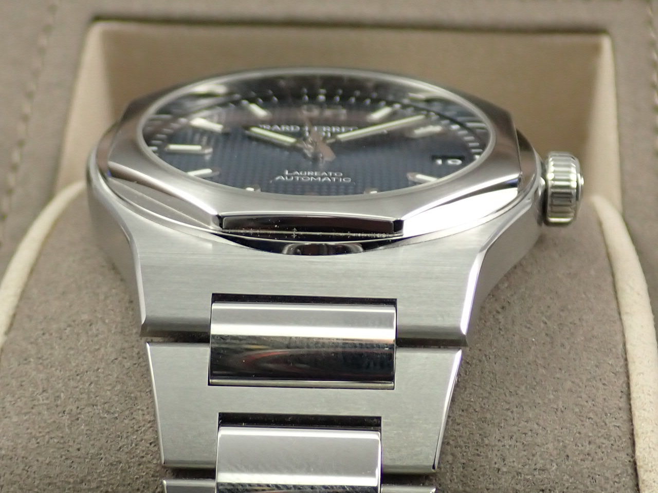 Girard-Perregaux Laureato &lt;Warranty, Box, etc.&gt;