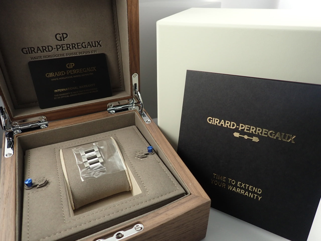 Girard-Perregaux Laureato &lt;Warranty, Box, etc.&gt;