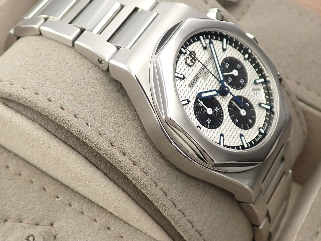 Girard-Perregaux Laureato Chronograph &lt;Warranty, Box, etc.&gt;