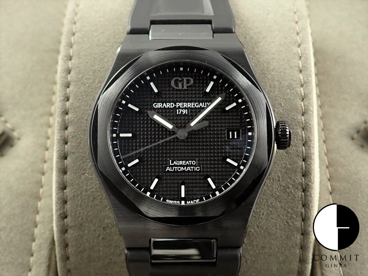 Girard-Perregaux Laureato Black Ceramic &lt;Warranty, Box, etc.&gt;