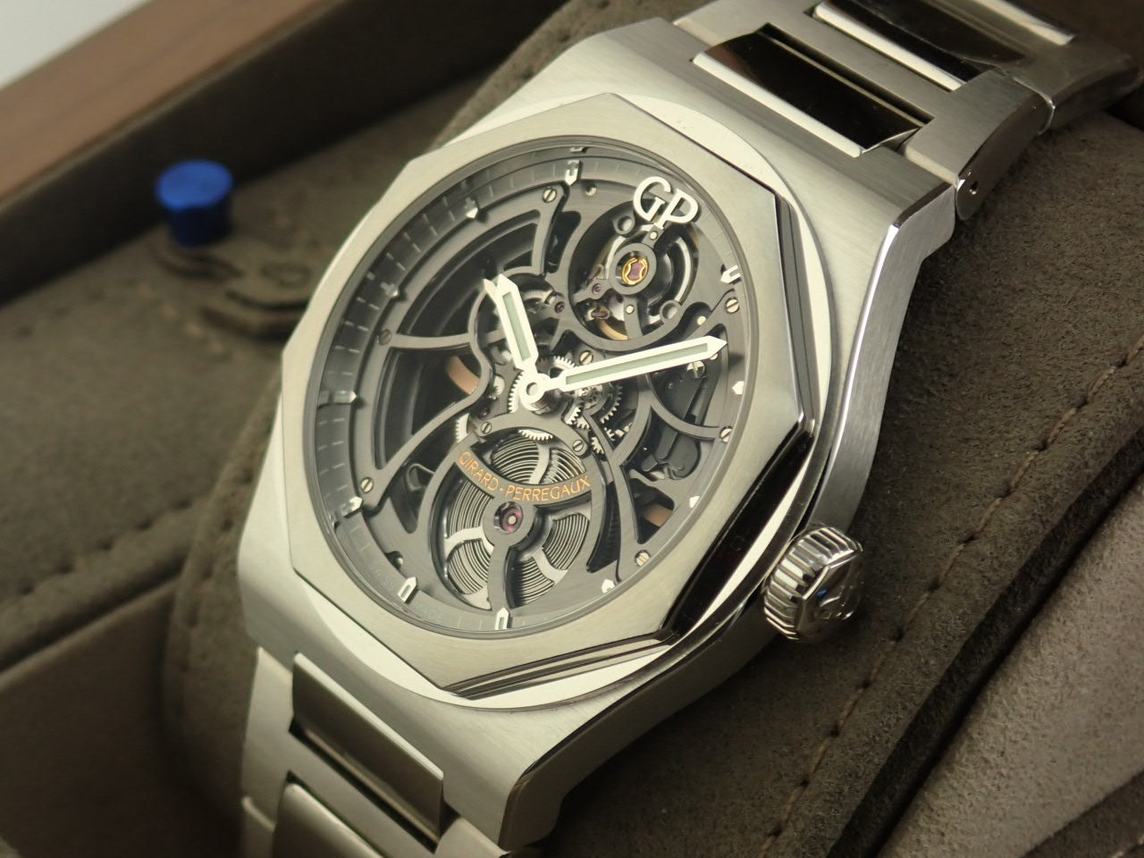 Girard-Perregaux Laureato Skeleton [Unused] &lt;Warranty, Box, etc.&gt;