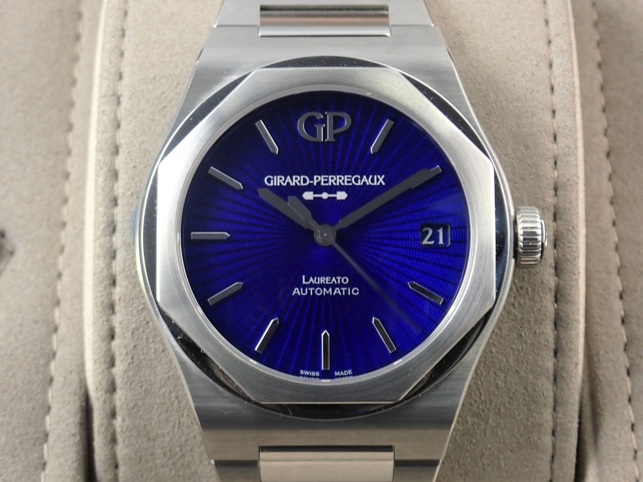 Girard-Perregaux Laureato &lt;Warranty, Box, etc.&gt;