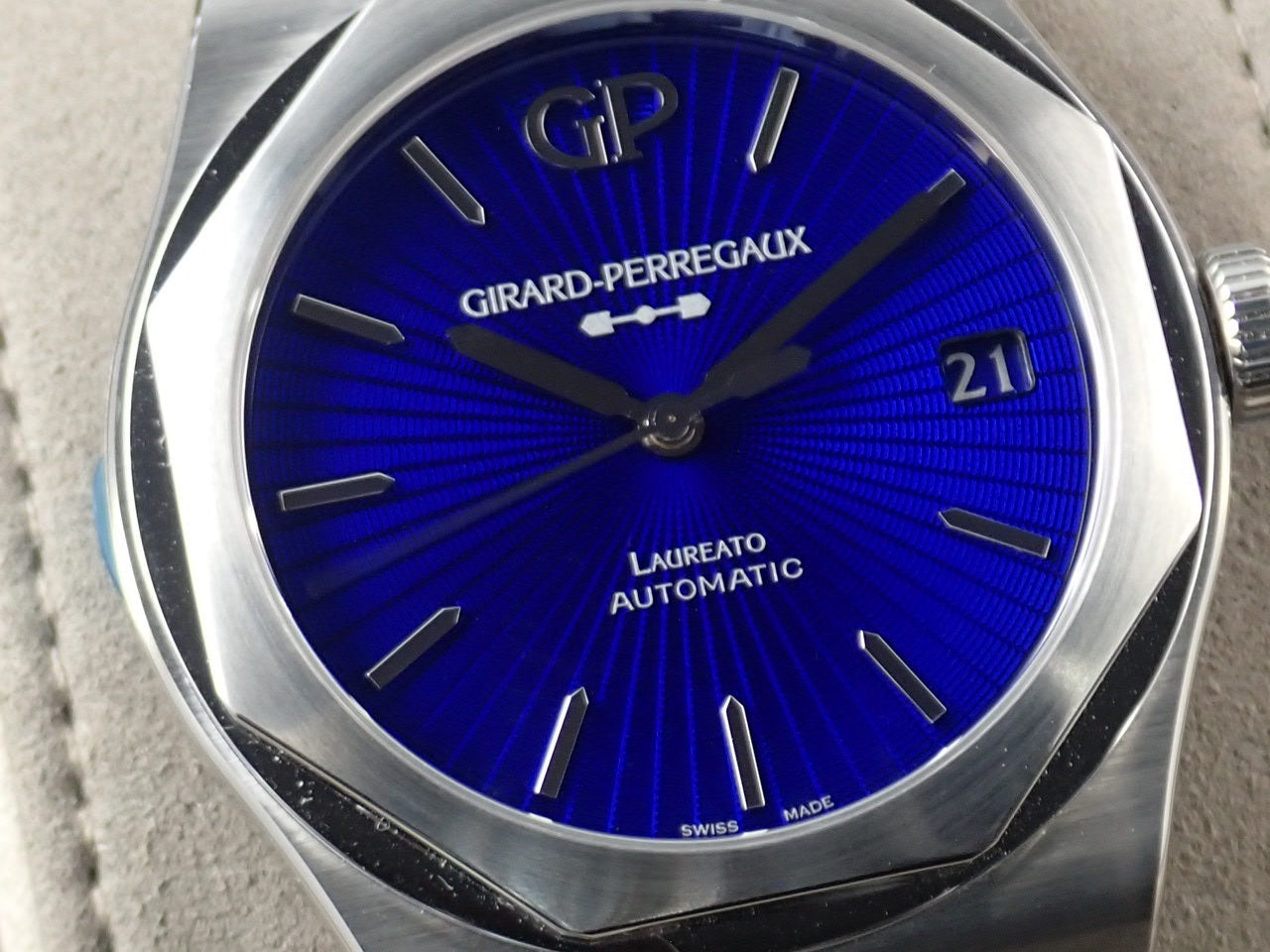 Girard-Perregaux Laureato &lt;Warranty, Box, etc.&gt;