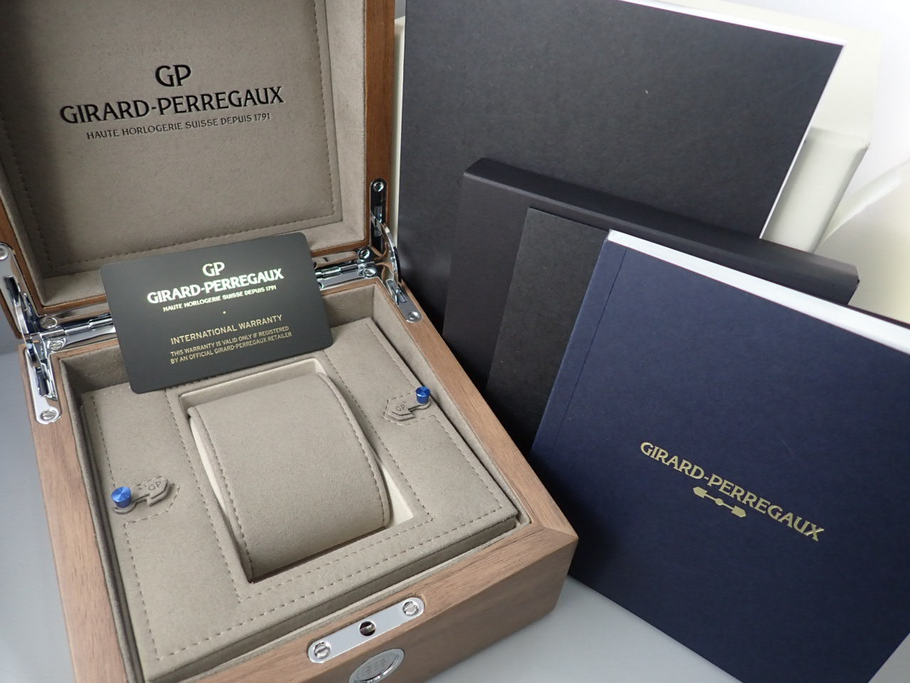 Girard-Perregaux Laureato &lt;Warranty, Box, etc.&gt;