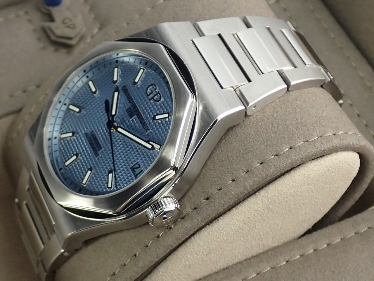 Girard-Perregaux Laureato Glacier Japan Limited &lt;Warranty, Box, etc.&gt;