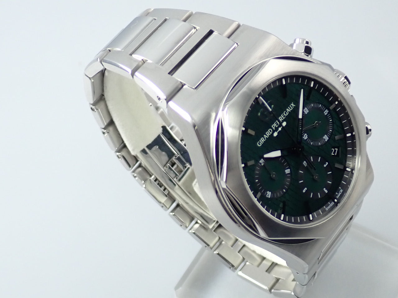 Girard-Perregaux Laureato Chronograph Aston Martin Edition &lt;Warranty, Box, etc.&gt;