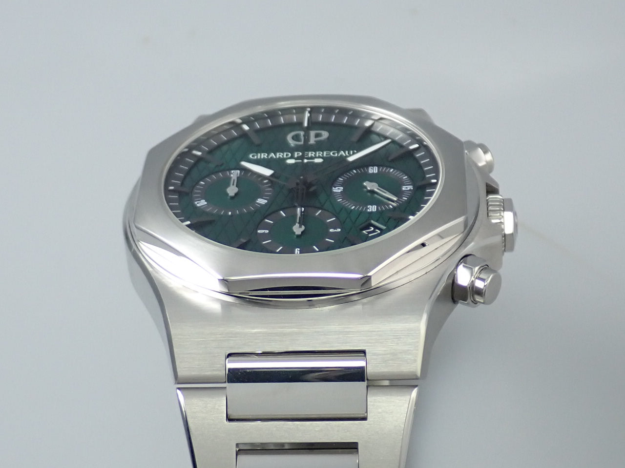 Girard-Perregaux Laureato Chronograph Aston Martin Edition &lt;Warranty, Box, etc.&gt;