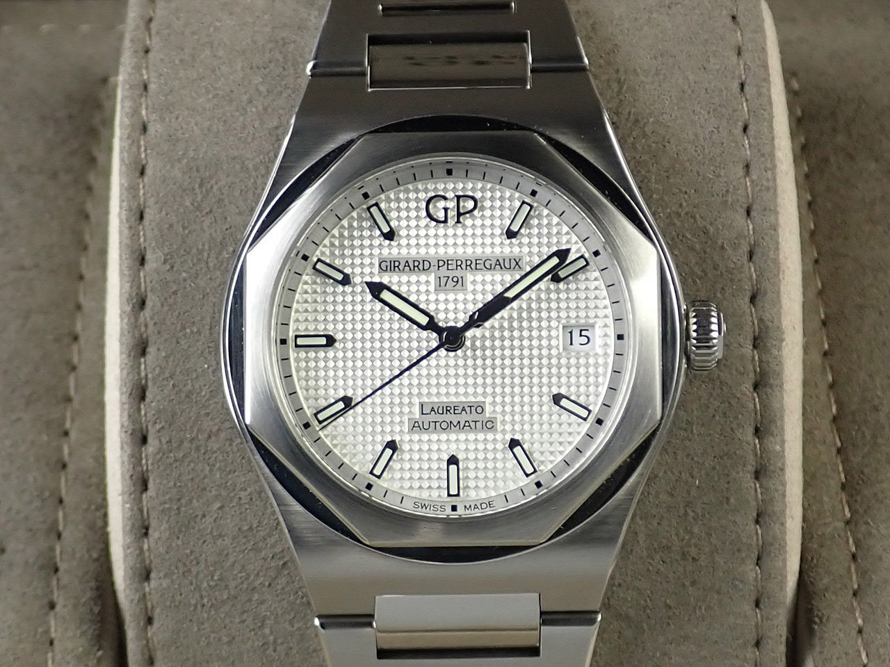 Girard-Perregaux Laureato &lt;Warranty, Box, etc.&gt;