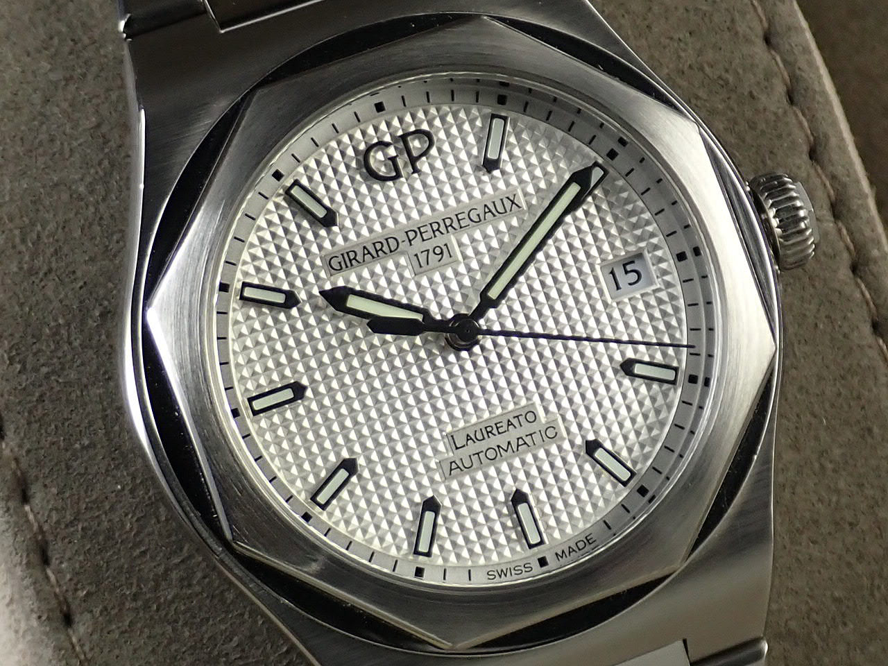 Girard-Perregaux Laureato &lt;Warranty, Box, etc.&gt;