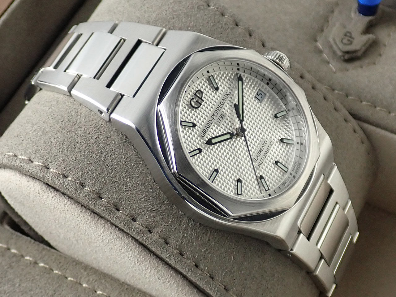 Girard-Perregaux Laureato &lt;Warranty, Box, etc.&gt;