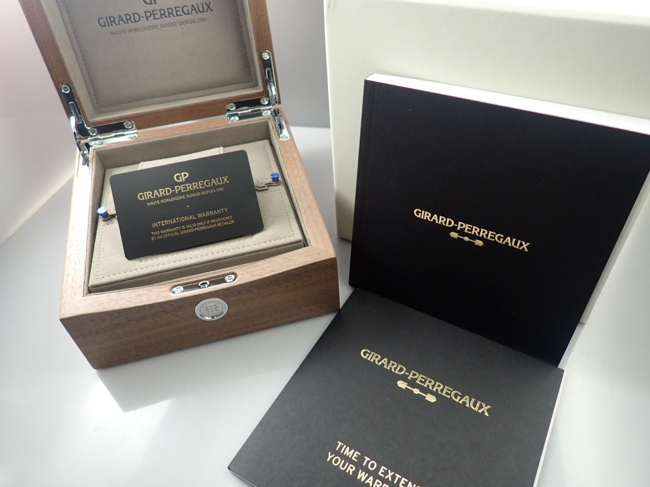 Girard-Perregaux Laureato Absolute Gold Fever &lt;Warranty, Box, etc.&gt;