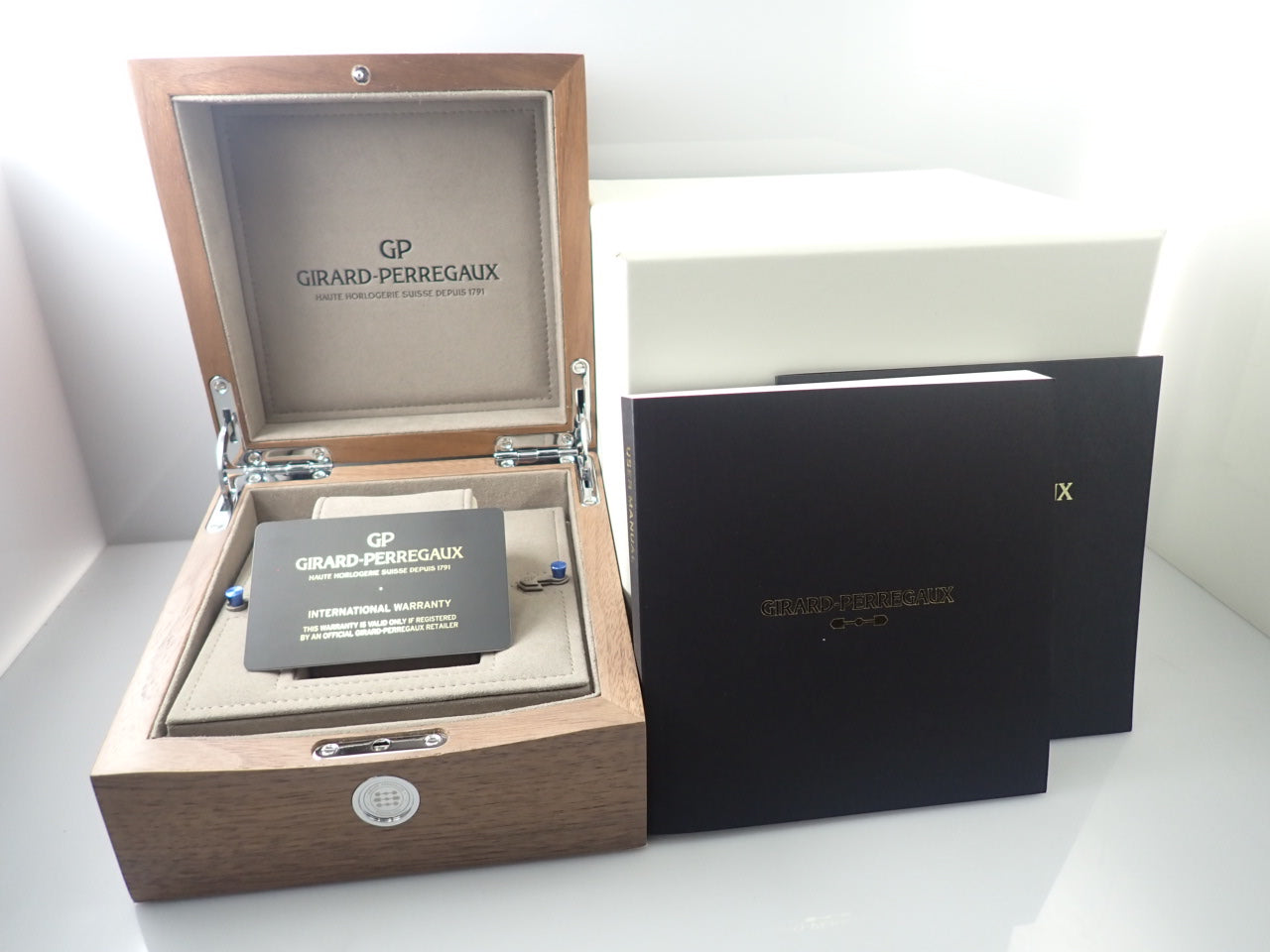 Girard-Perregaux Laureato &lt;Warranty, Box, etc.&gt;