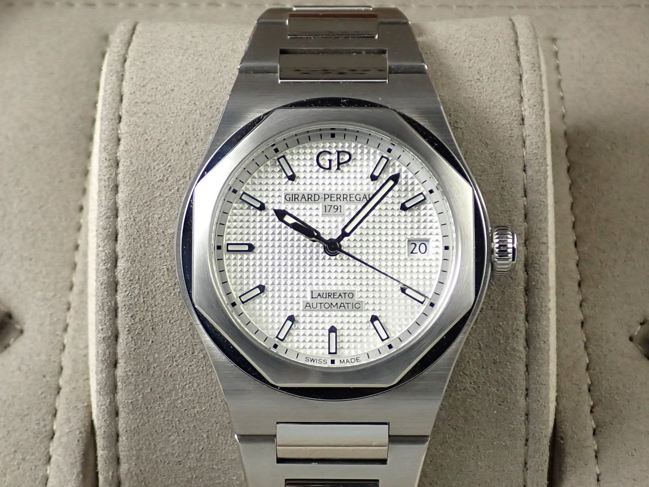 Girard-Perregaux Laureato &lt;Warranty, Box, etc.&gt;