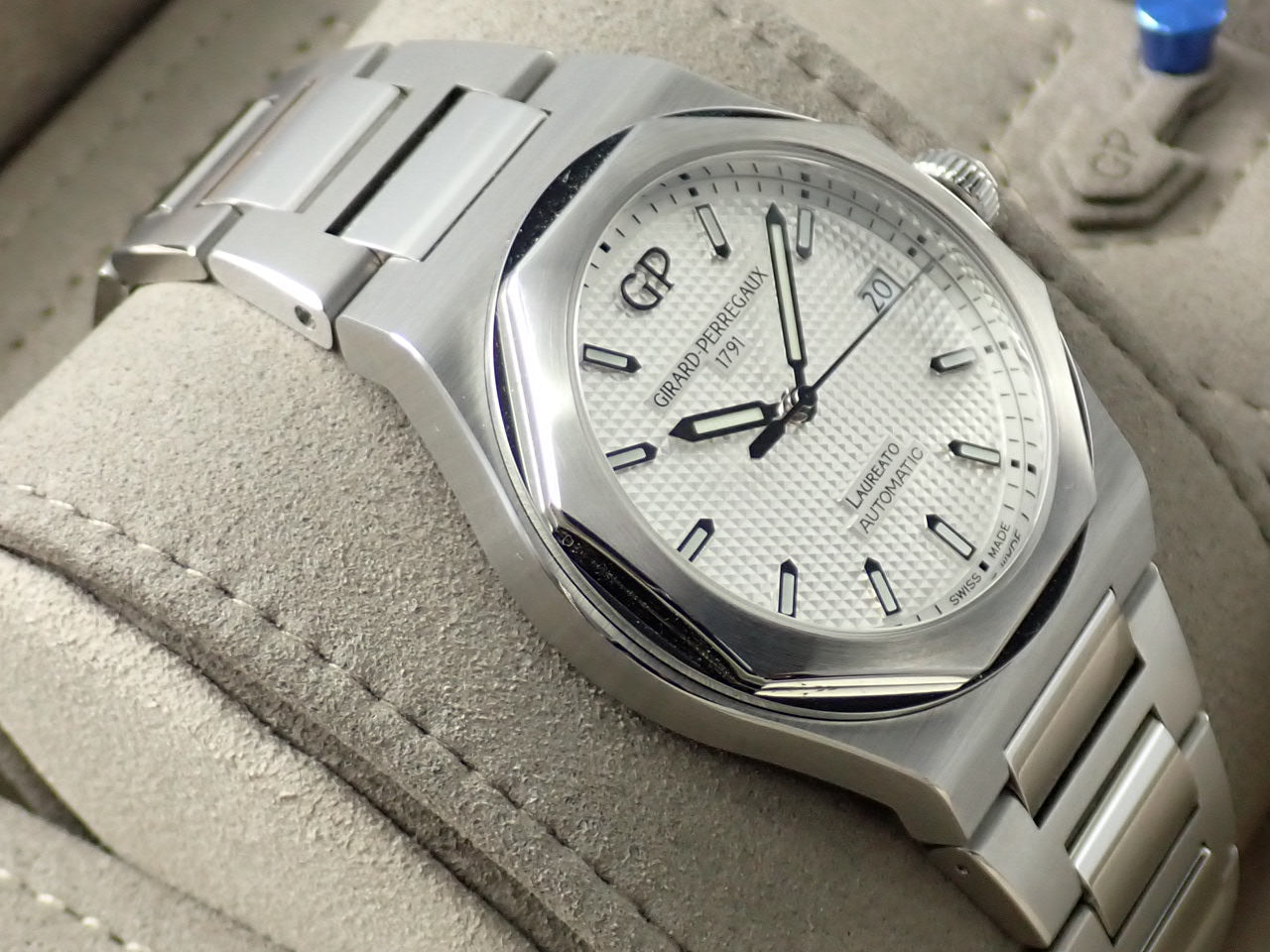 Girard-Perregaux Laureato &lt;Warranty, Box, etc.&gt;