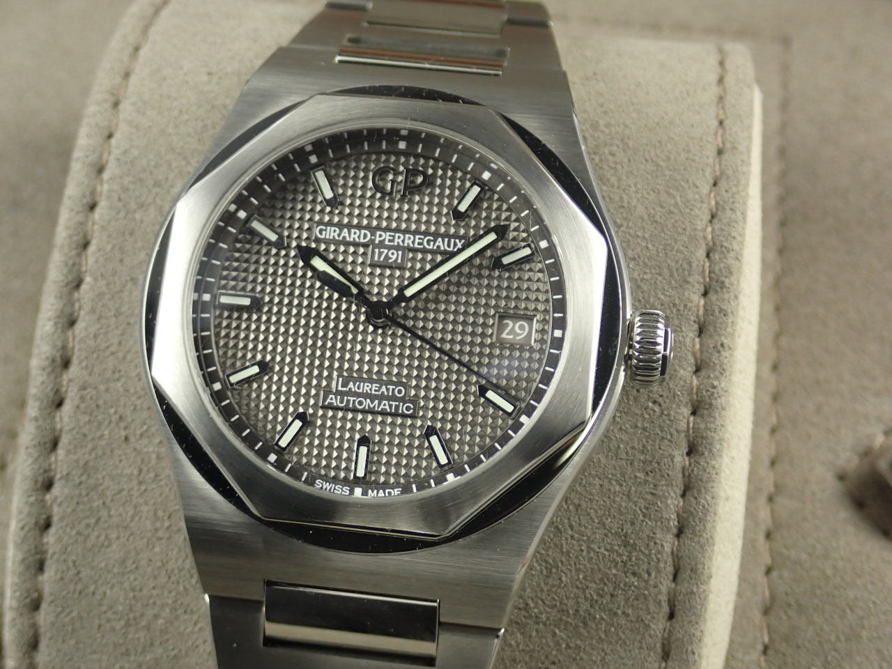 Girard-Perregaux Laureato 38mm &lt;Warranty, Box, etc.&gt;