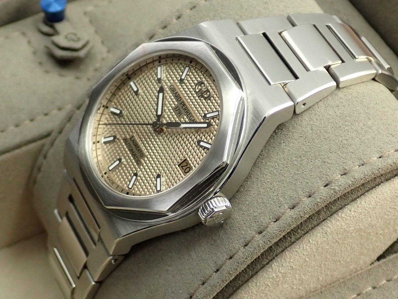 Girard-Perregaux Laureato &lt;Warranty, Box, etc.&gt;