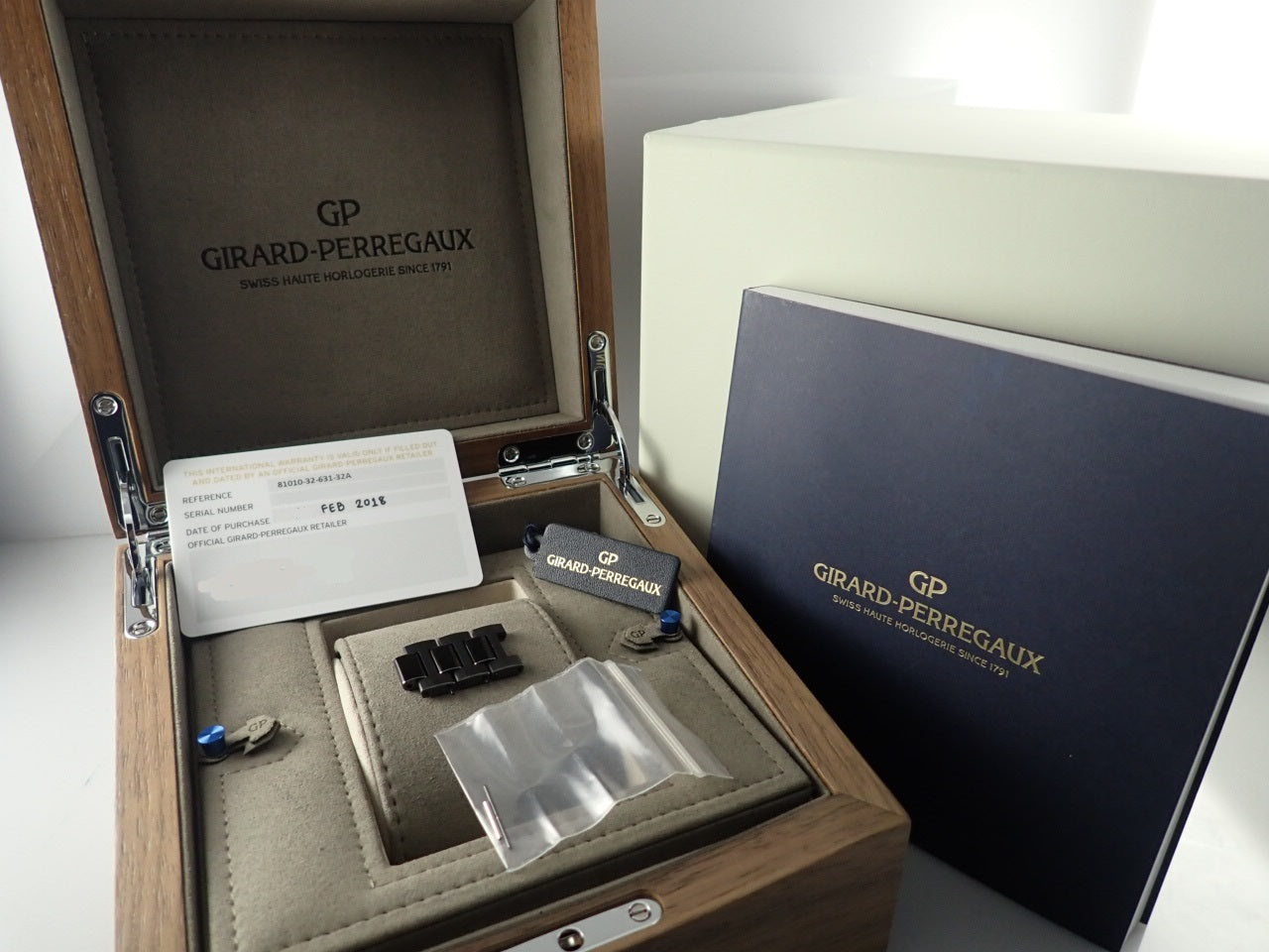 Girard-Perregaux Laureato 42mm Black Ceramic &lt;Warranty, Box, etc.&gt;