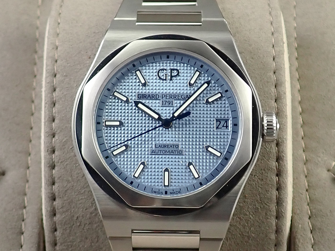 Girard-Perregaux Laureato Glacier Japan Limited &lt;Warranty, Box, etc.&gt;